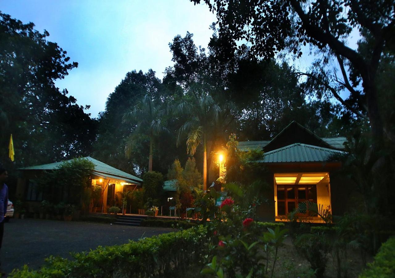 Mpt White Tiger Forest Lodge Tāla Extérieur photo